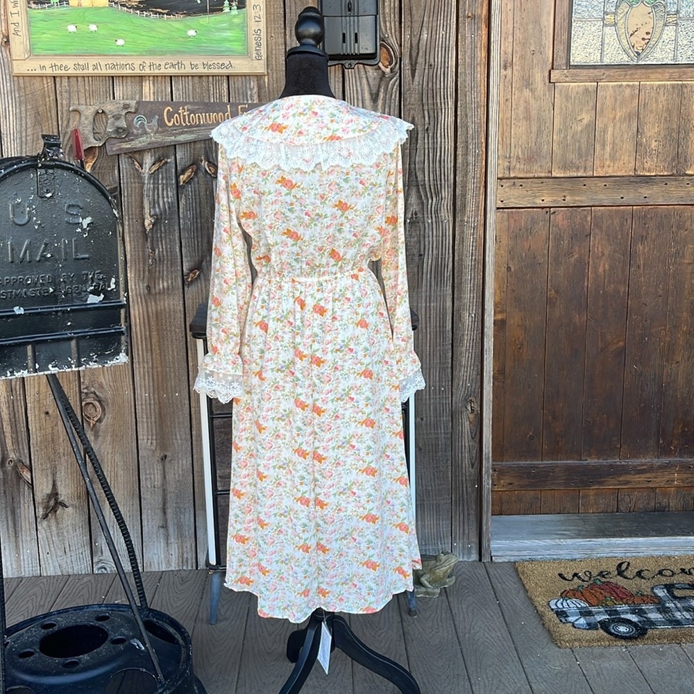 Vintage look Cottagecore style Yi Thai Sai size Small dress New with tags - Picture 2 of 6